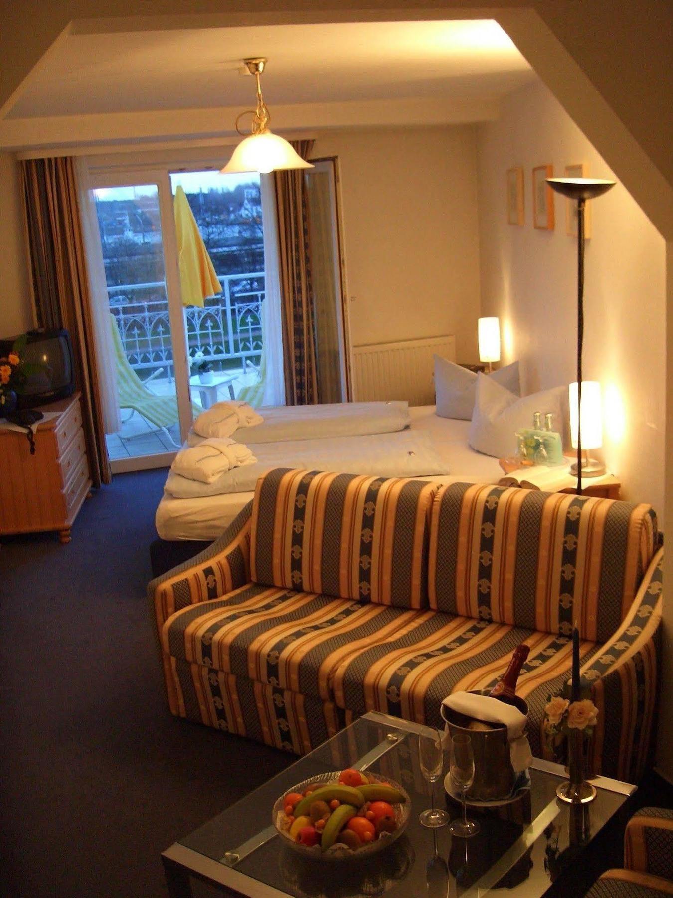 Hotel Belvedere Rostock Buitenkant foto