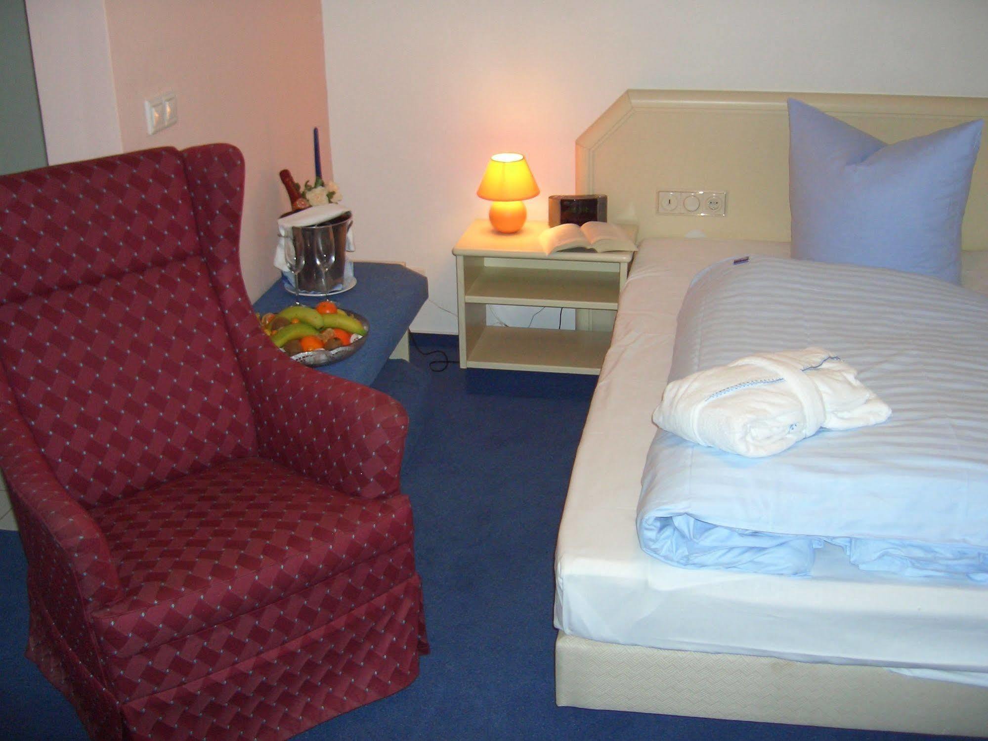 Hotel Belvedere Rostock Buitenkant foto