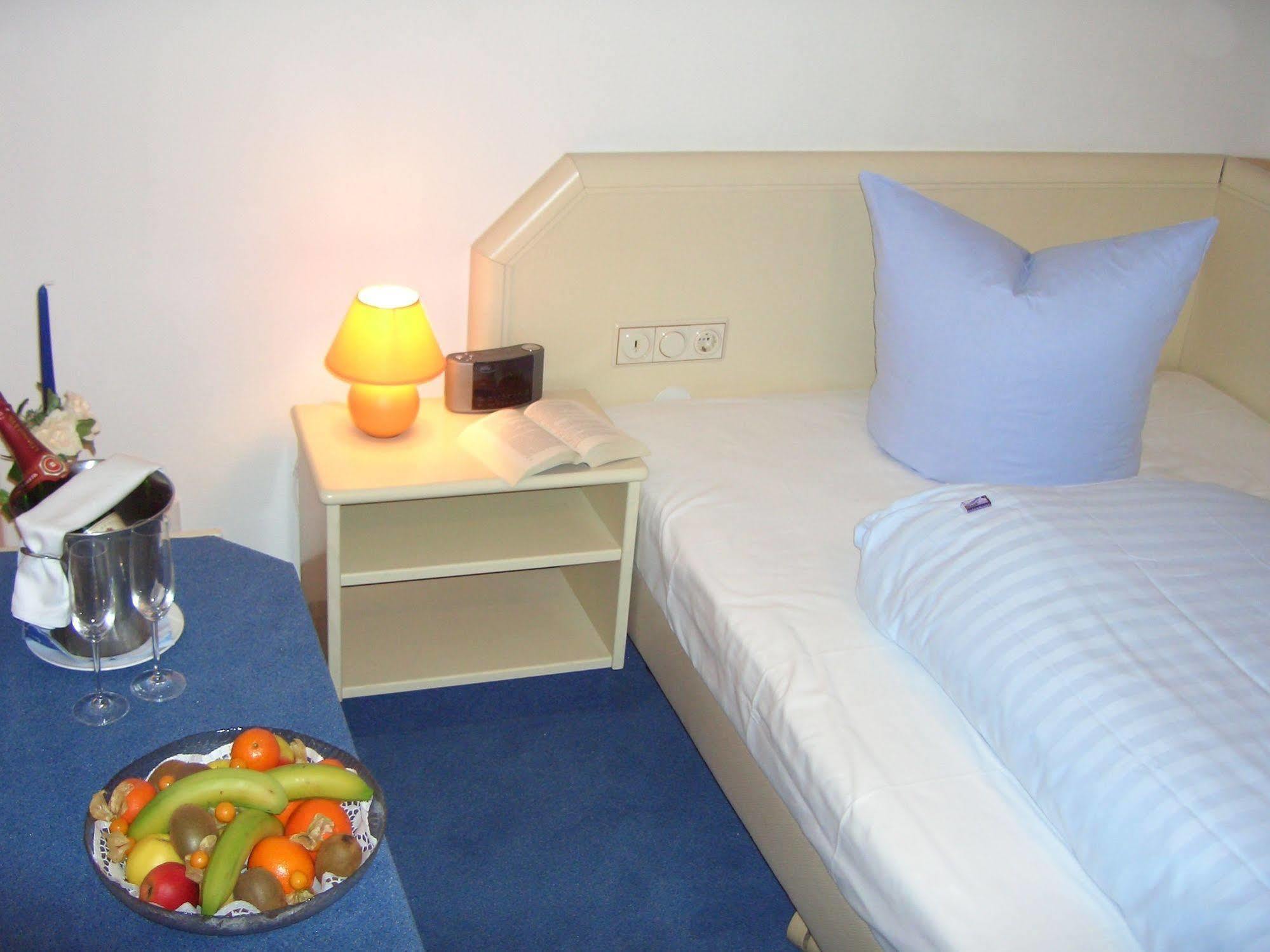 Hotel Belvedere Rostock Buitenkant foto