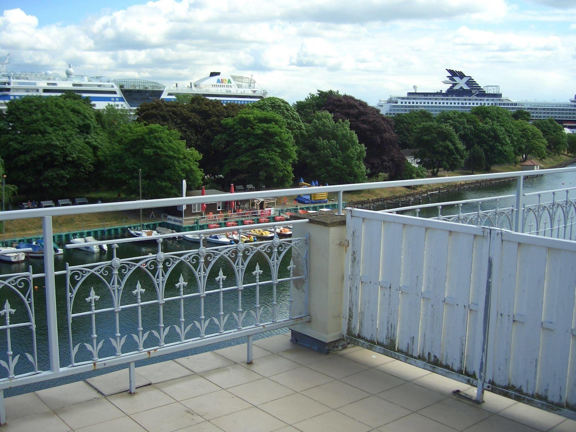 Hotel Belvedere Rostock Buitenkant foto