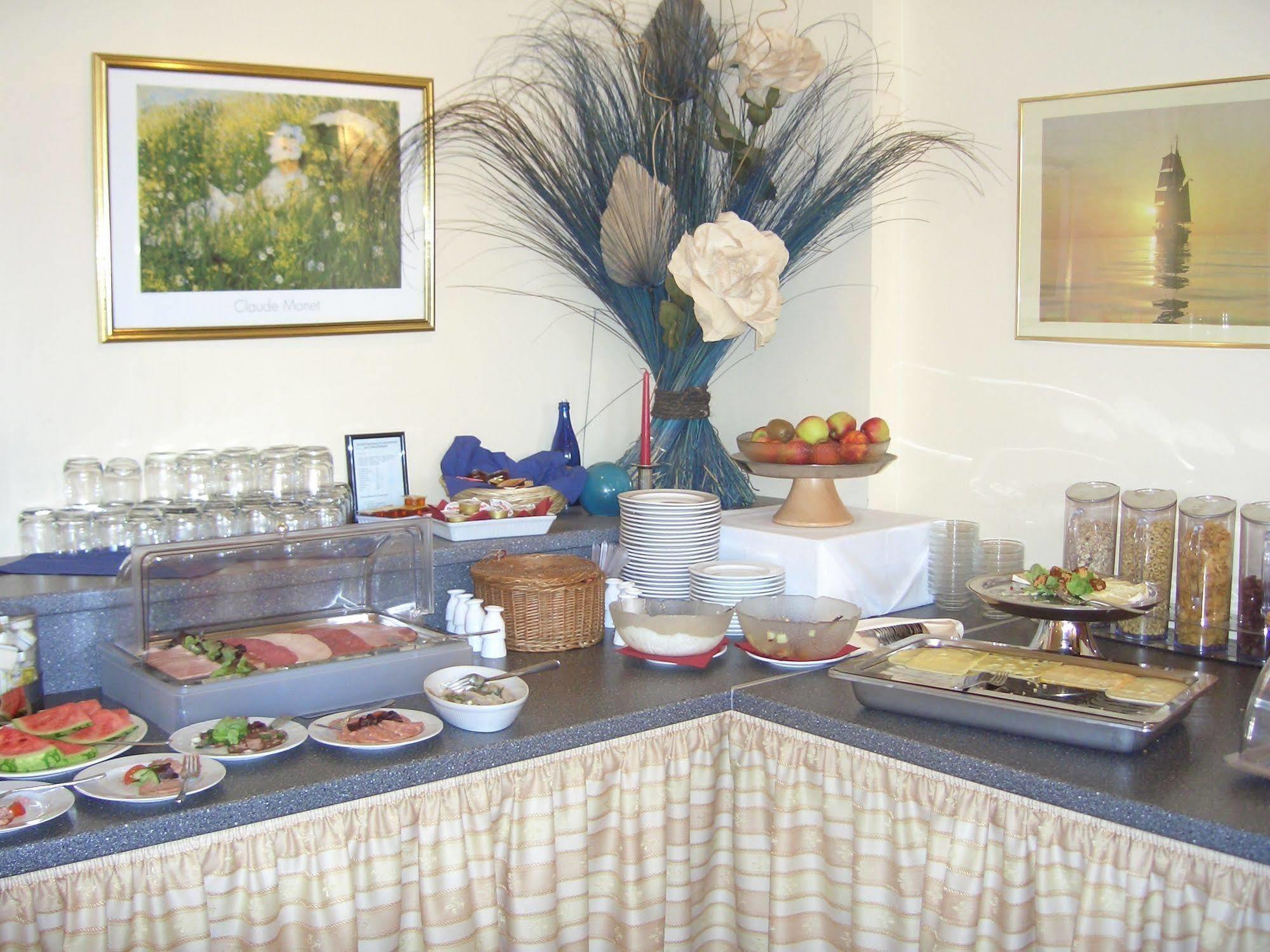 Hotel Belvedere Rostock Buitenkant foto